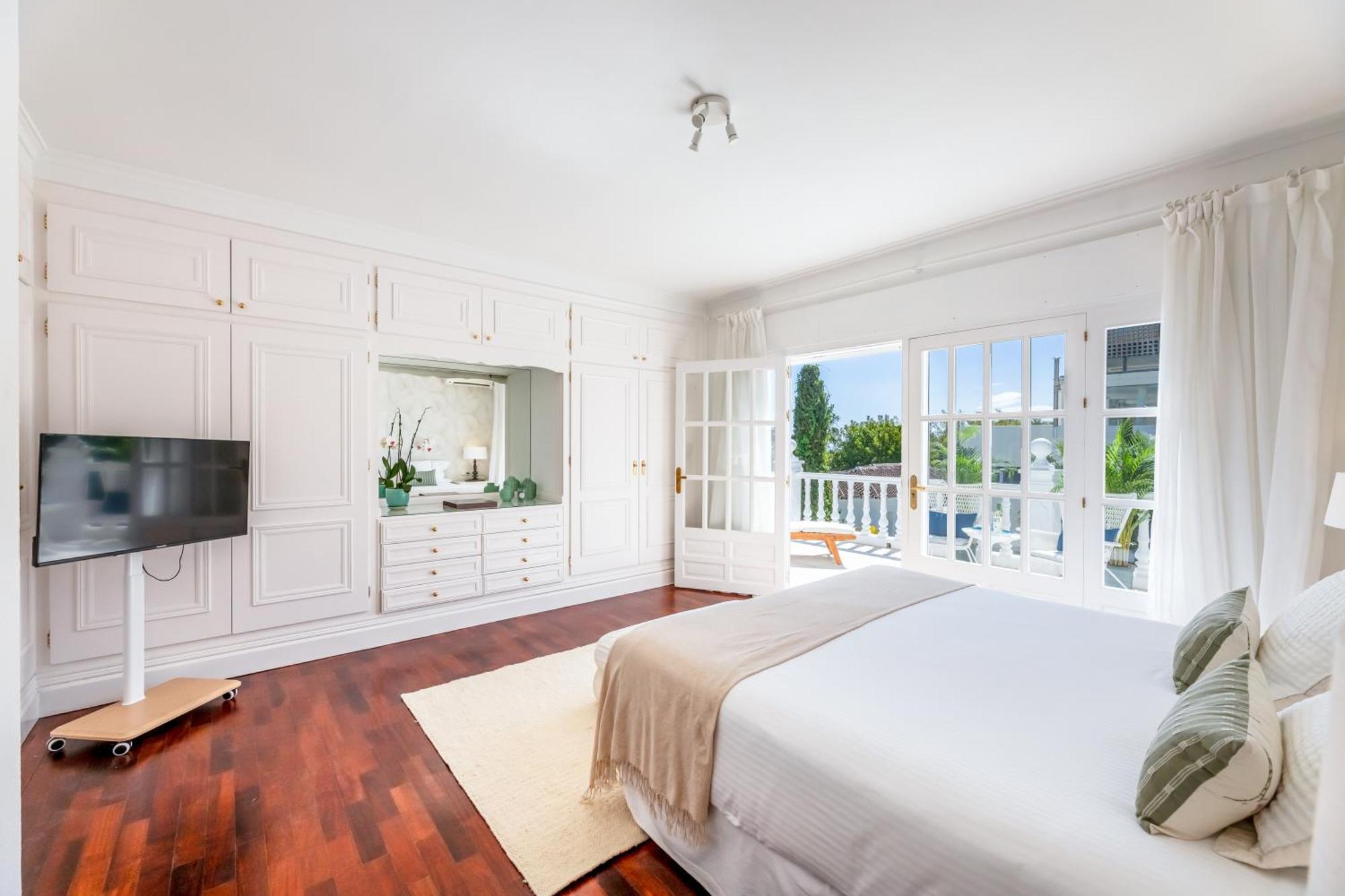 Bed and Breakfast Aurora Boutique House - Only Adults Марбелья Екстер'єр фото